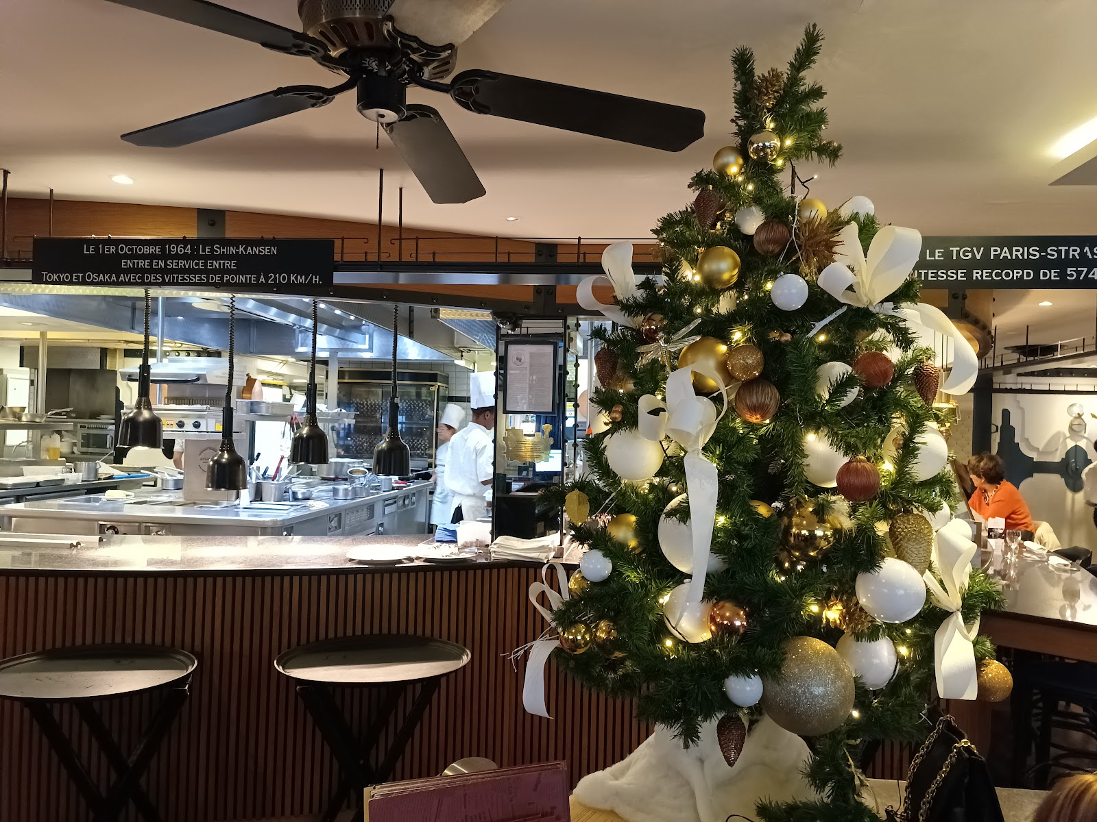 Photo 2 of Brasserie L'Est - Bocuse