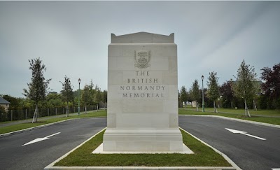 Photo 3 de Mémorial britannique de Ver-sur-mer et ses géants