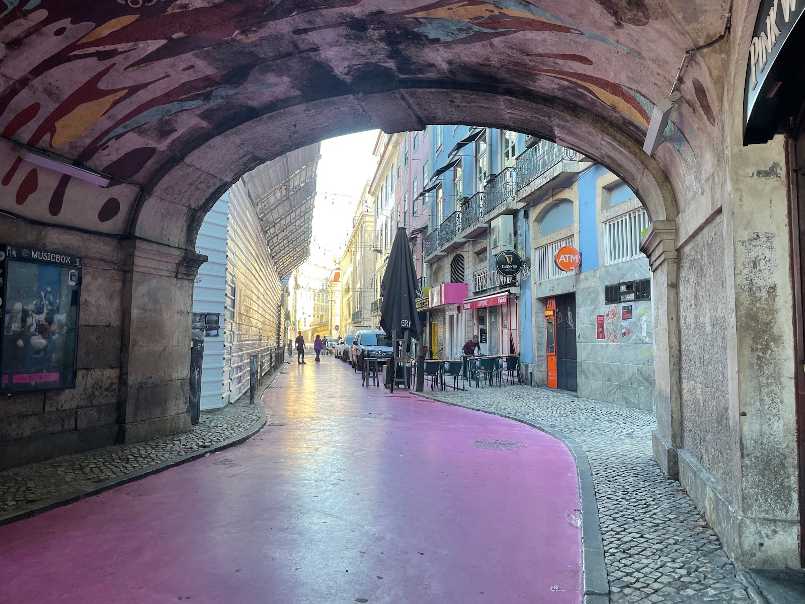 Photo 2 de Pink Street (Lisbonne)