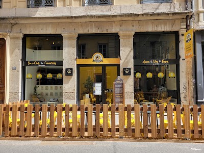 Photo 2 de Le GentleCat-bar à chats-brunch-restaurant-salon de thé (interdit moins de 12 ans)