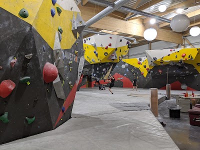 Photo 1 de ISATIX, salle d’escalade de Bloc