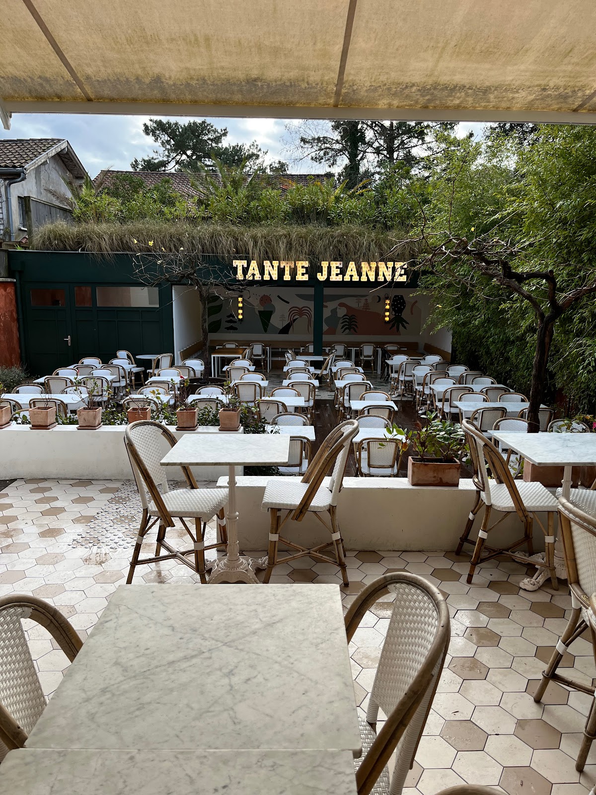 Photo 1 de Tante Jeanne