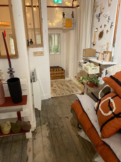 Photo 3 de HYPPAIRS CONCEPT STORE LYON