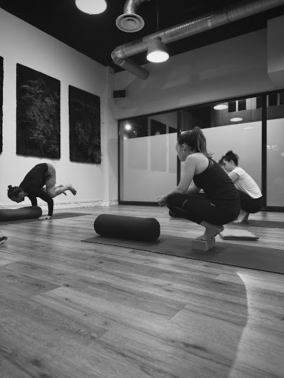 Photo 3 de YOGART Rouen - Cours de yoga et pilates à Rouen