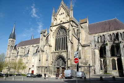 Photo 4 de Basilique Saint-Remi