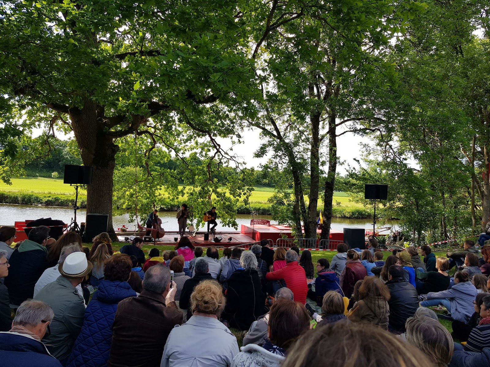 Photo 4 of Théâtre Du Pré Perché, Péniche-Spectacle