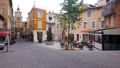 Photo 2 de Mairie de Salon-de-Provence