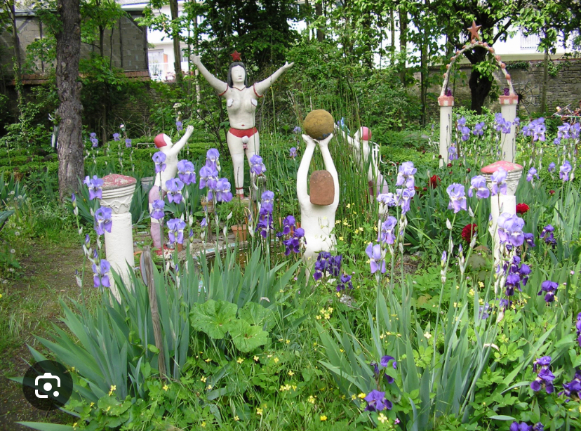 Photo 3 de Jardin d’art brut gratuit de la Luna Rossa, rue Damozane, Caen
