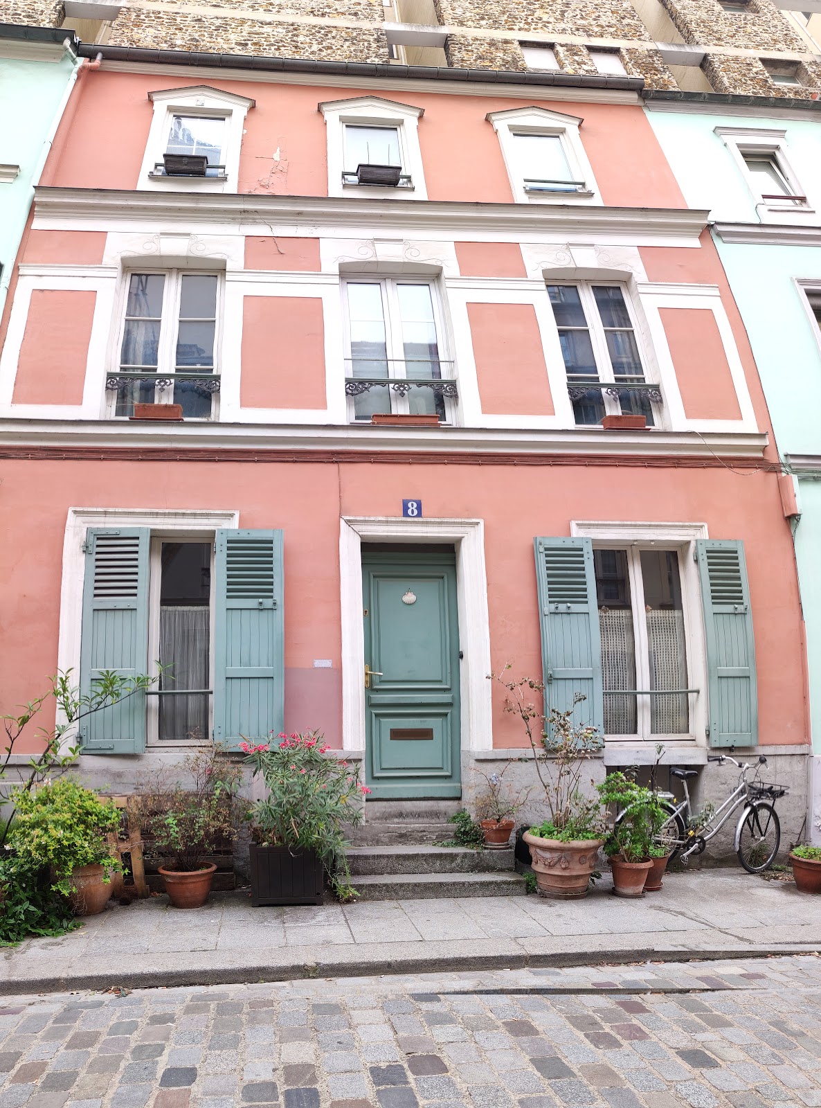 Photo 2 de Maisons colorées de la rue Cremieux