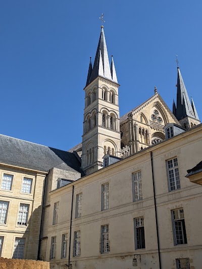 Photo 3 de Basilique Saint-Remi