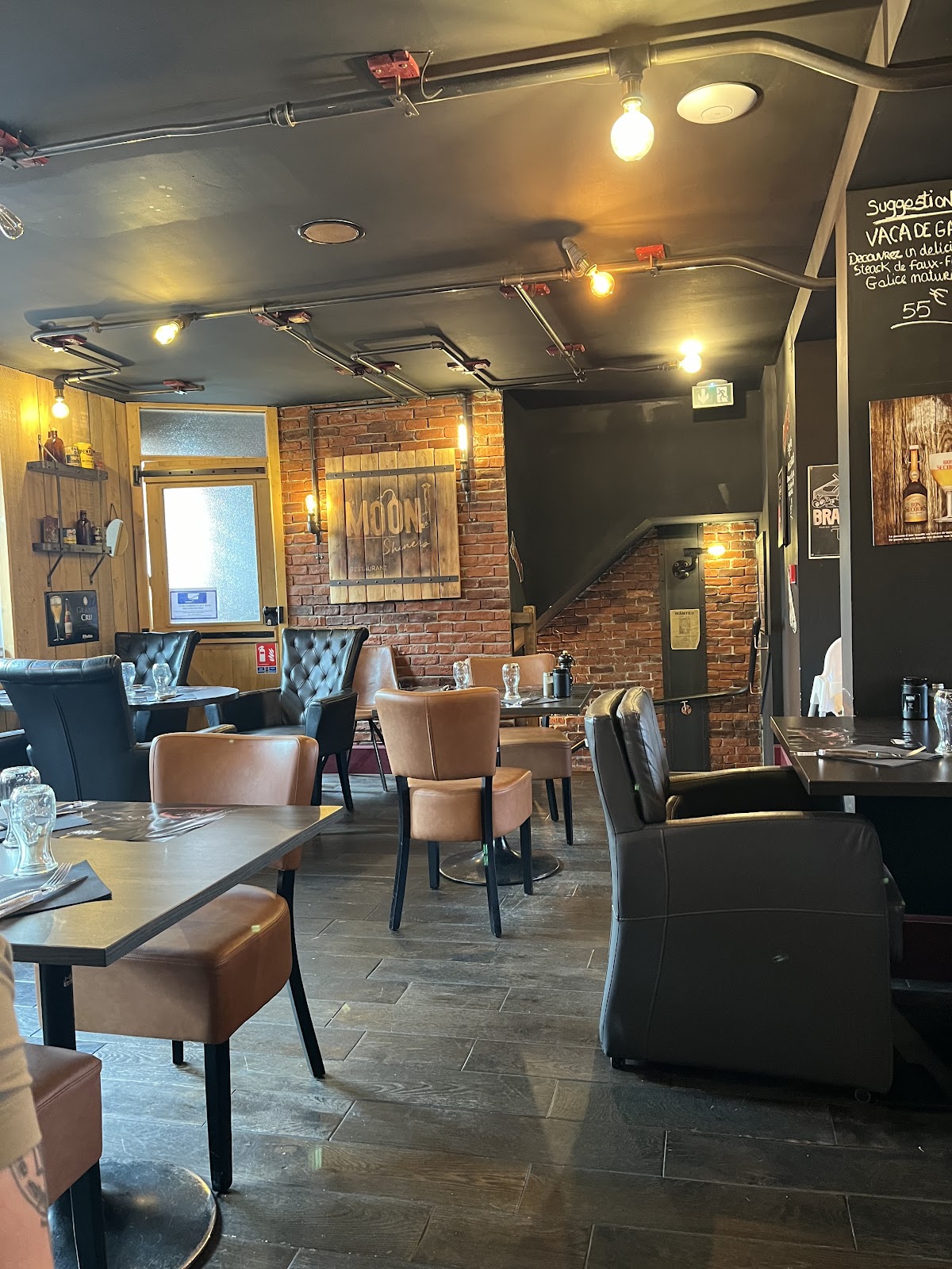 Photo 2 de MoonShiners Restaurant