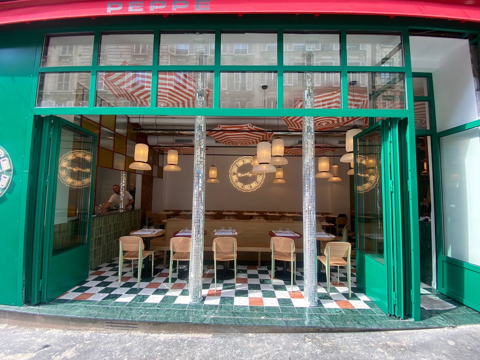 Photo 1 de Peppe Pizzeria Martyrs