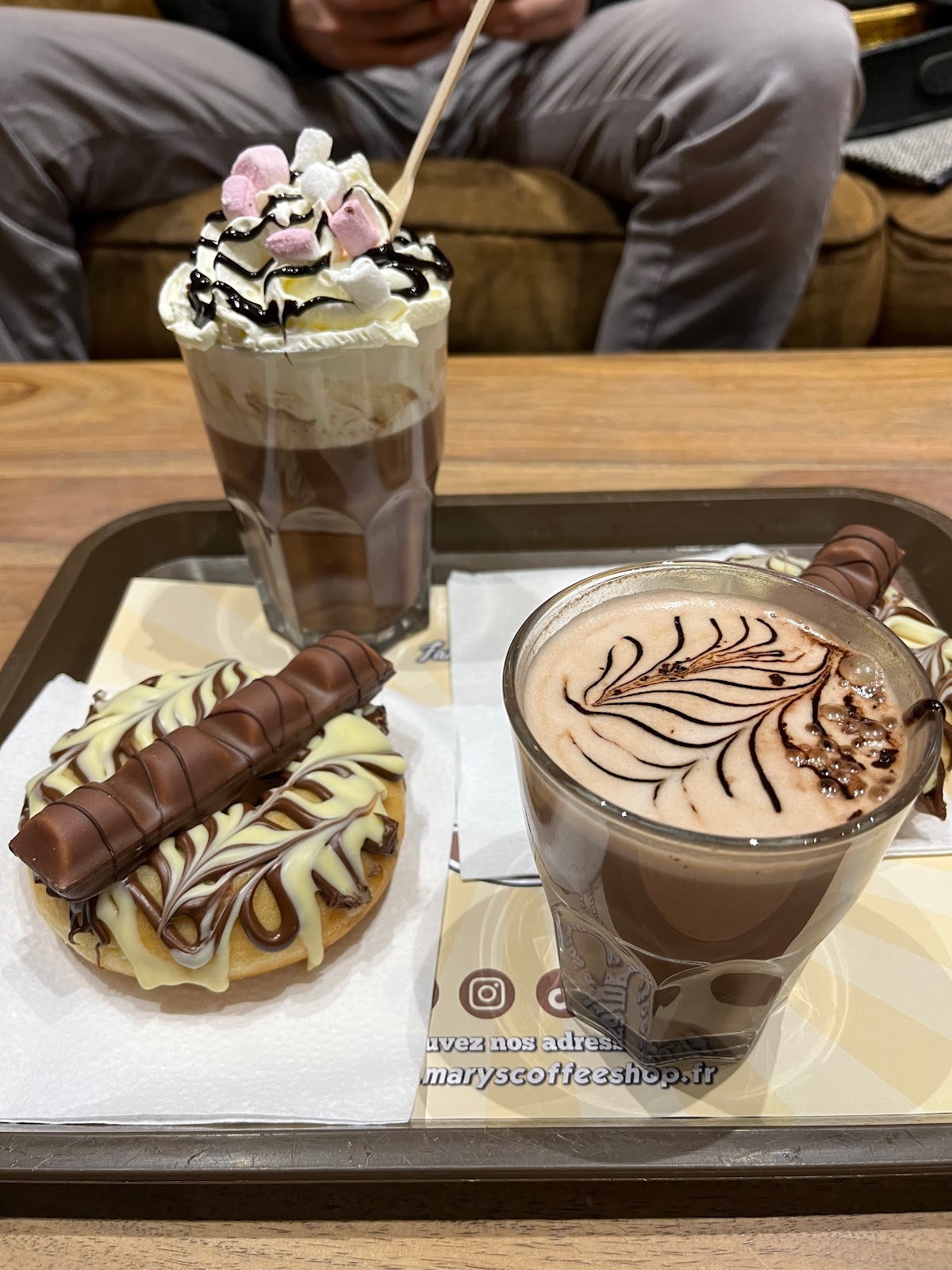 Photo 3 de Mary's Coffee Shop Peuple