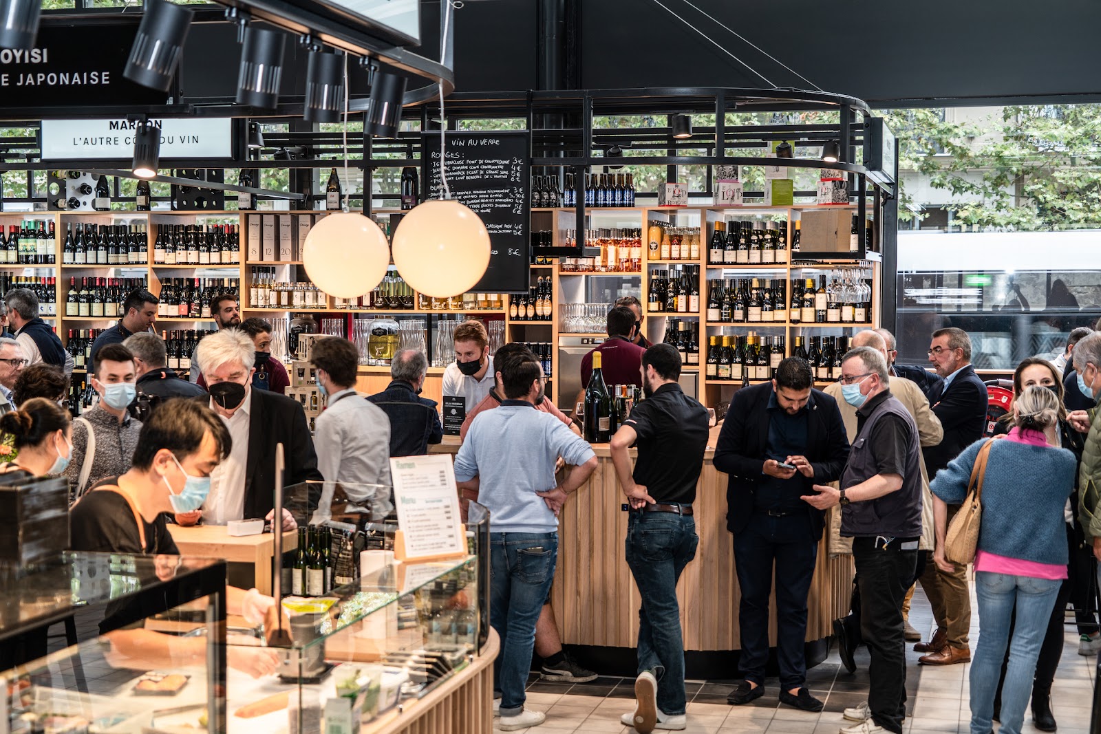 Photo 3 de Les Halles Mazerat - Biltoki