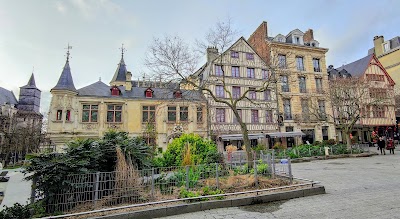 Photo 2 de Place de la Pucelle