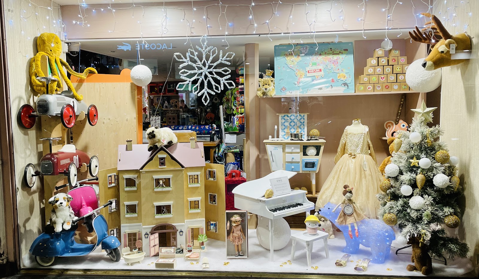 Photo 4 of Le Grenier aux Jouets