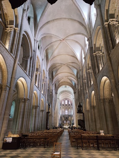 Photo 4 de Tombeau de Guillaume le Conquérant, Abbatiale Saint-Étienne de Caen