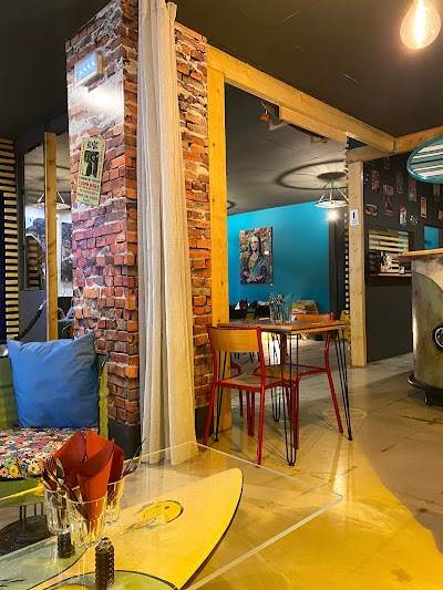 L'Underground Concept Store | Restaurant - Bar à Rhum - Expo d'artistes - Coiffeur Barbier
