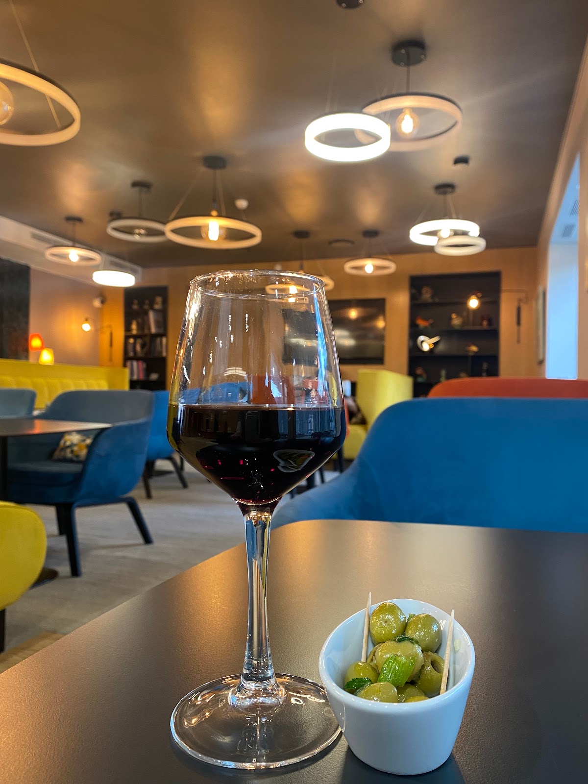 Divona Lounge Bar