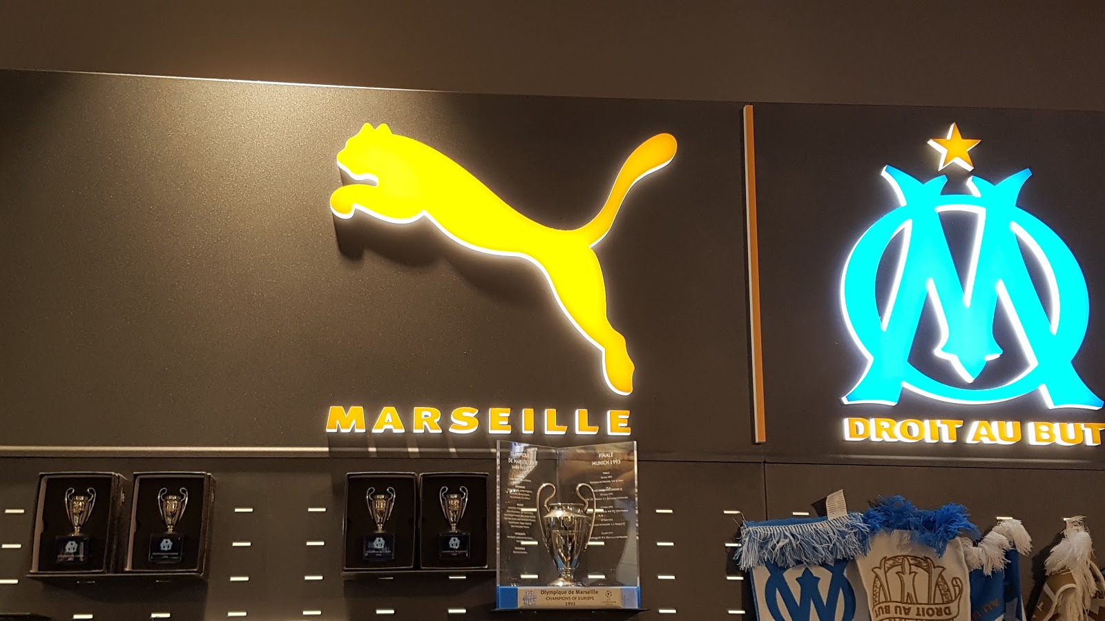 Photo 1 de Boutique OM Officielle - Canebière
