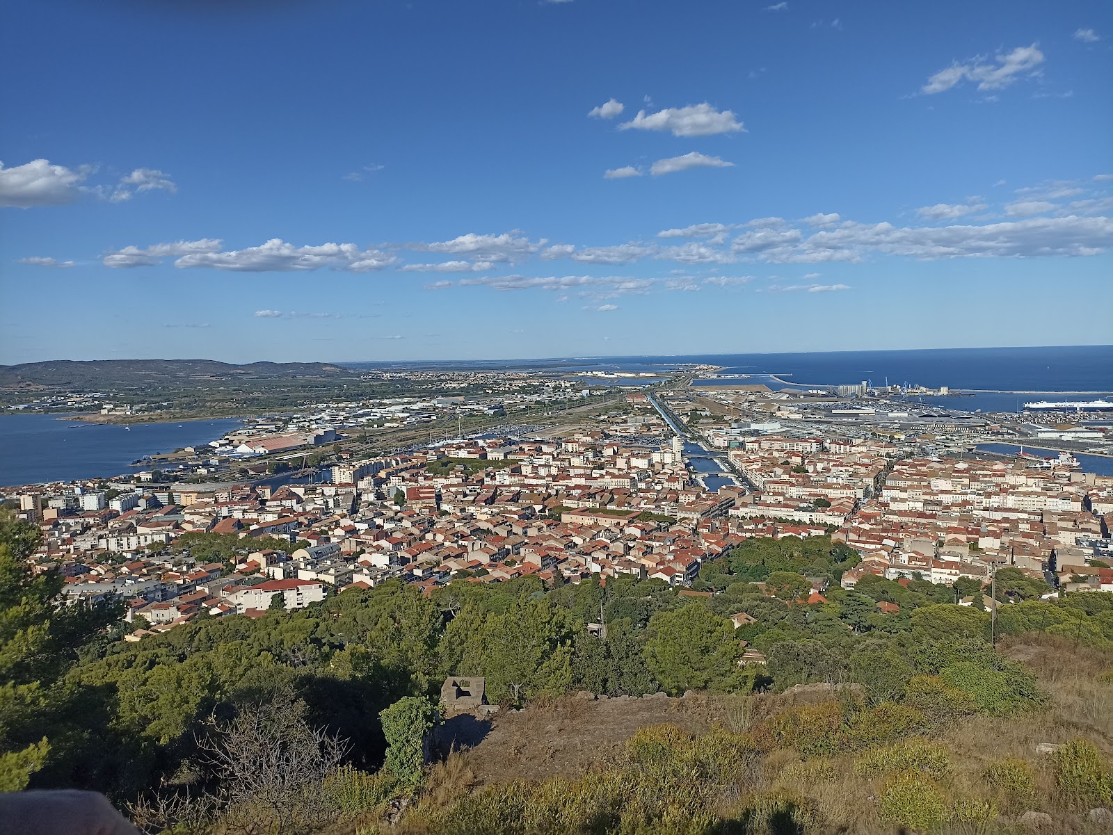 Photo 2 de Panoramique du Mont Saint-Clair