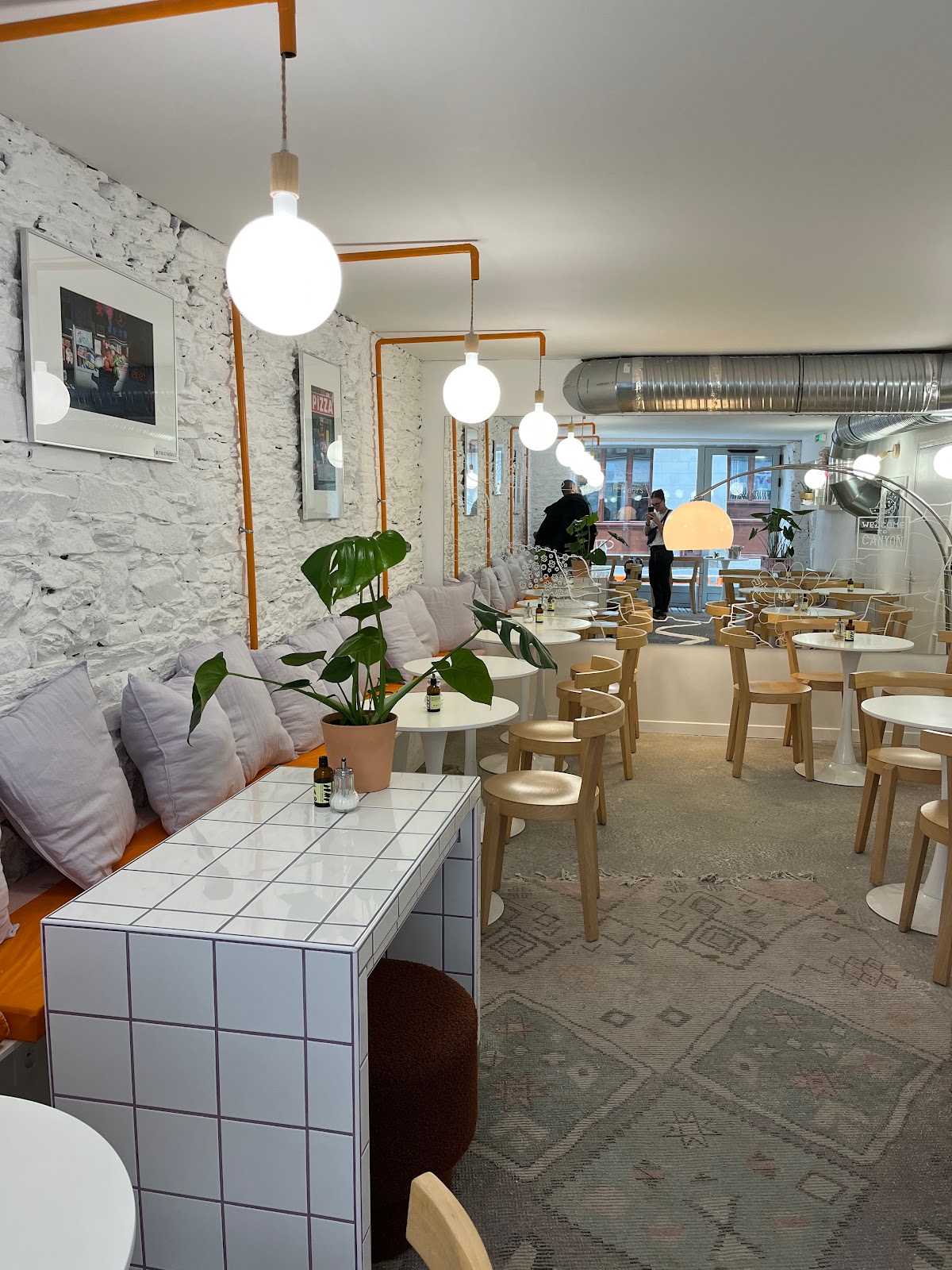 Photo 2 de Canyon, café fleurs