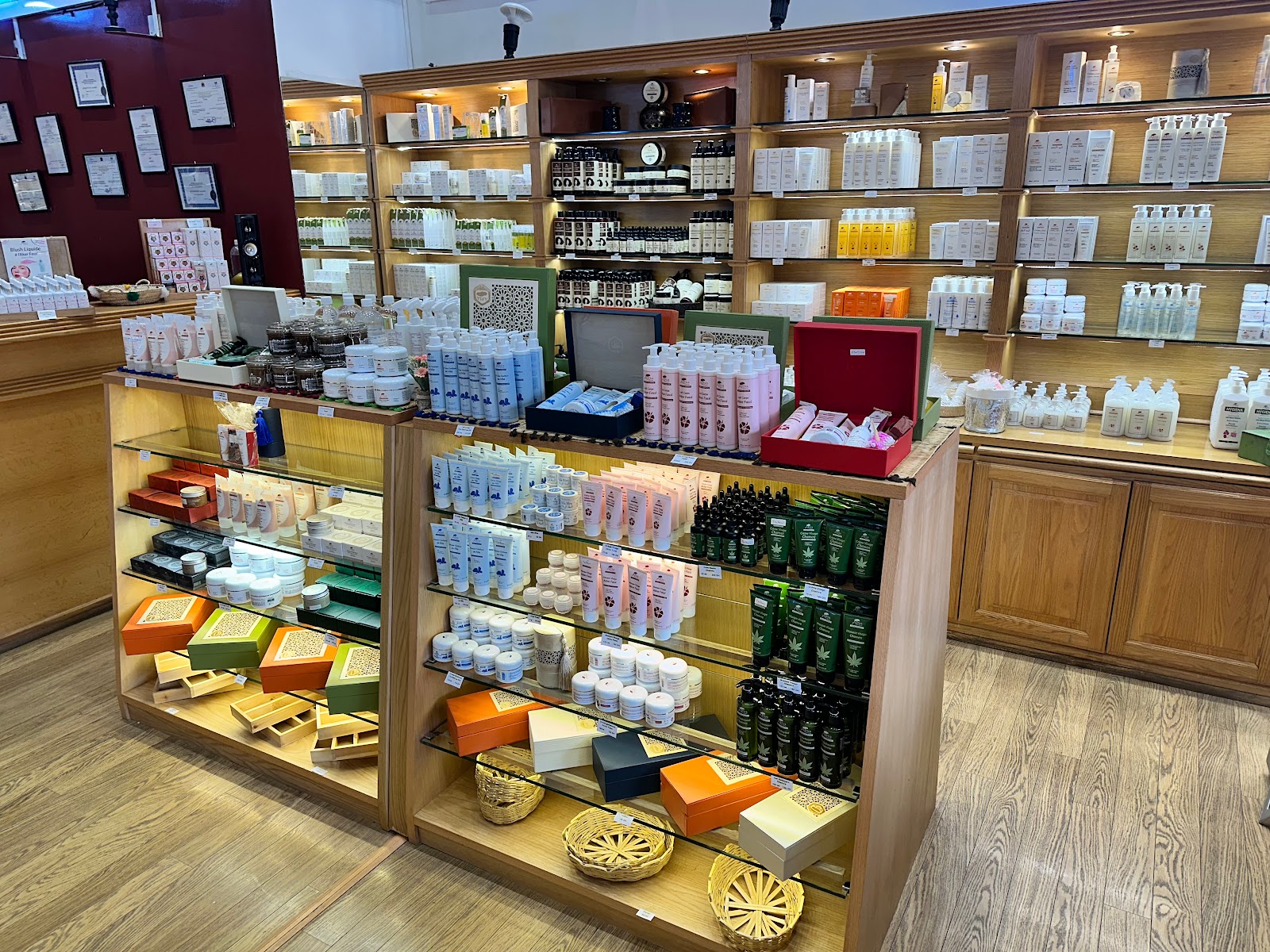 Photo 3 de APIA Marrakech ( 100% bio argan oil, huile d'argan bio 100% )