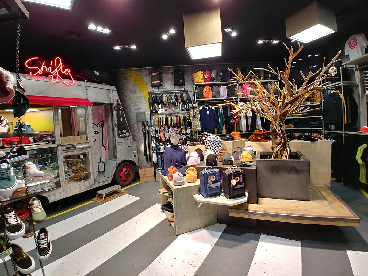 Photo 3 de Shifty Board Shop