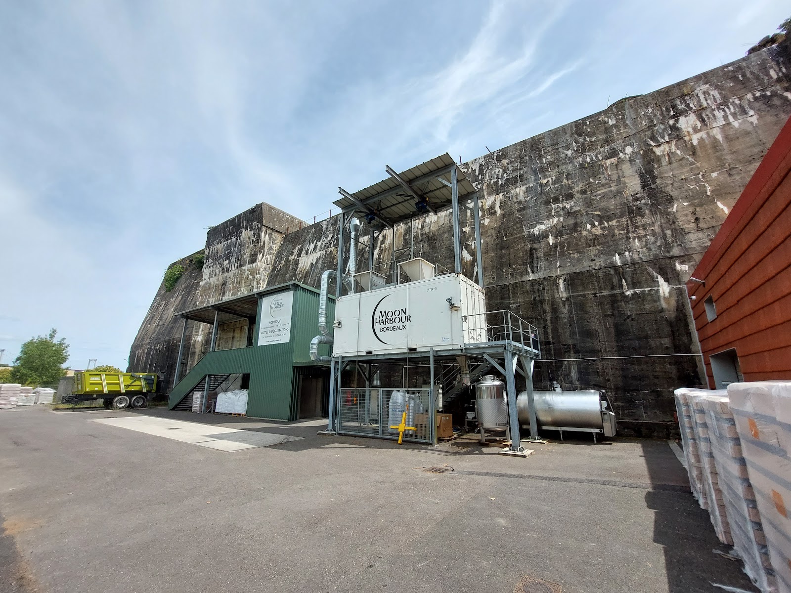 Photo 3 of Distillerie Moon Harbour