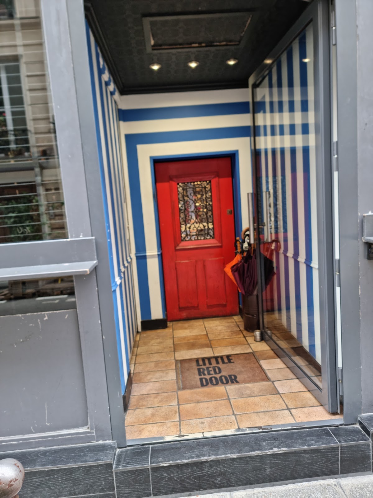 Photo 4 de Little Red Door