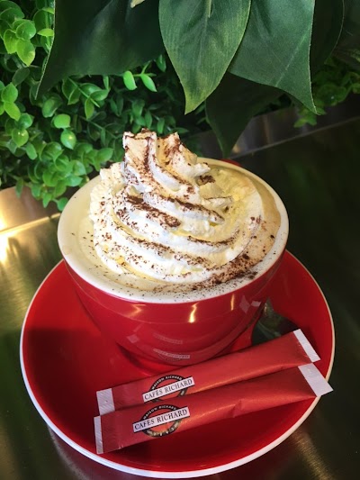 Photo 2 de Le Moderne Café
