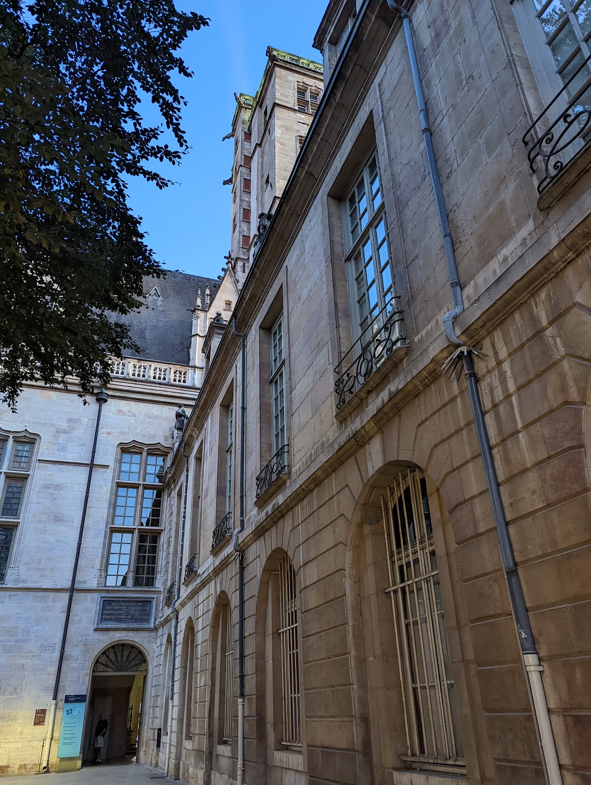 Photo 5 of Tour Philippe le Bon