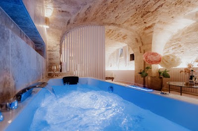 Photo 3 de Suite romantique Vénusa avec jacuzzi privatif