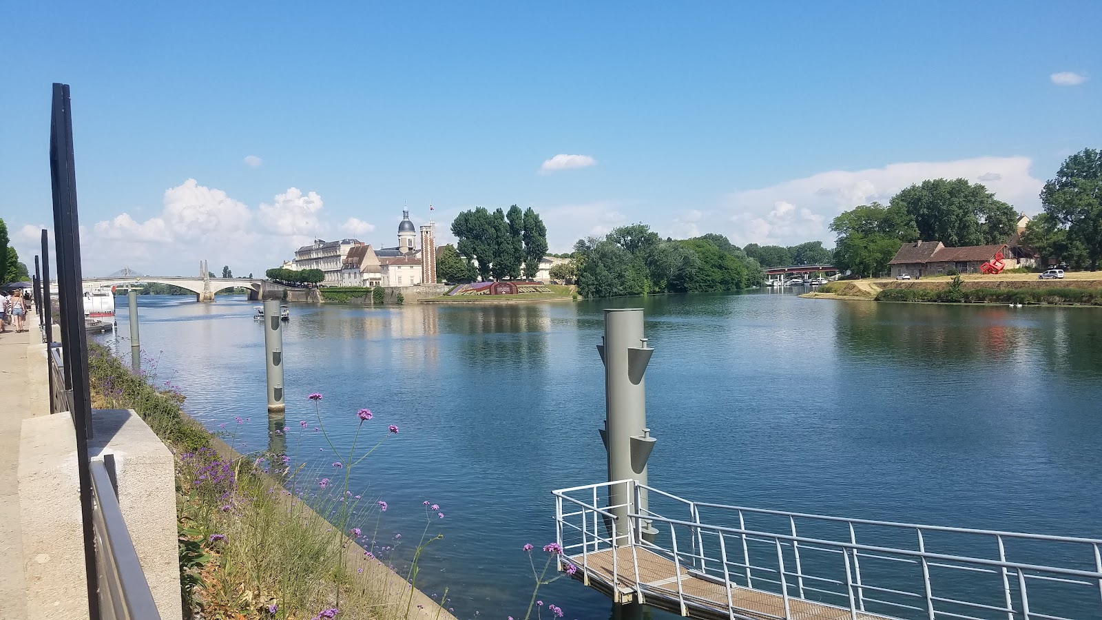 Photo 2 of Quai De Saône
