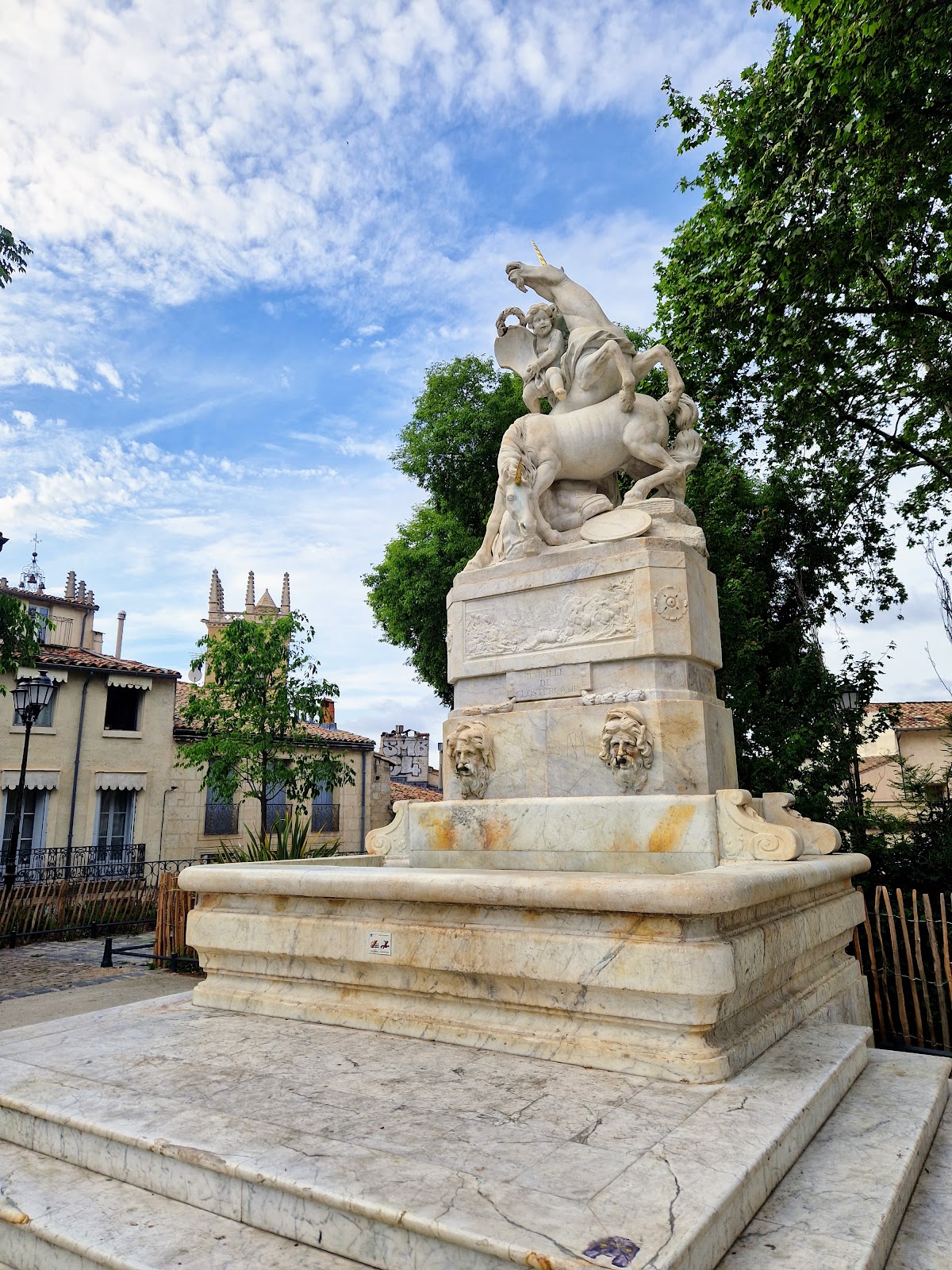 Photo 2 de Place de La Canourgue