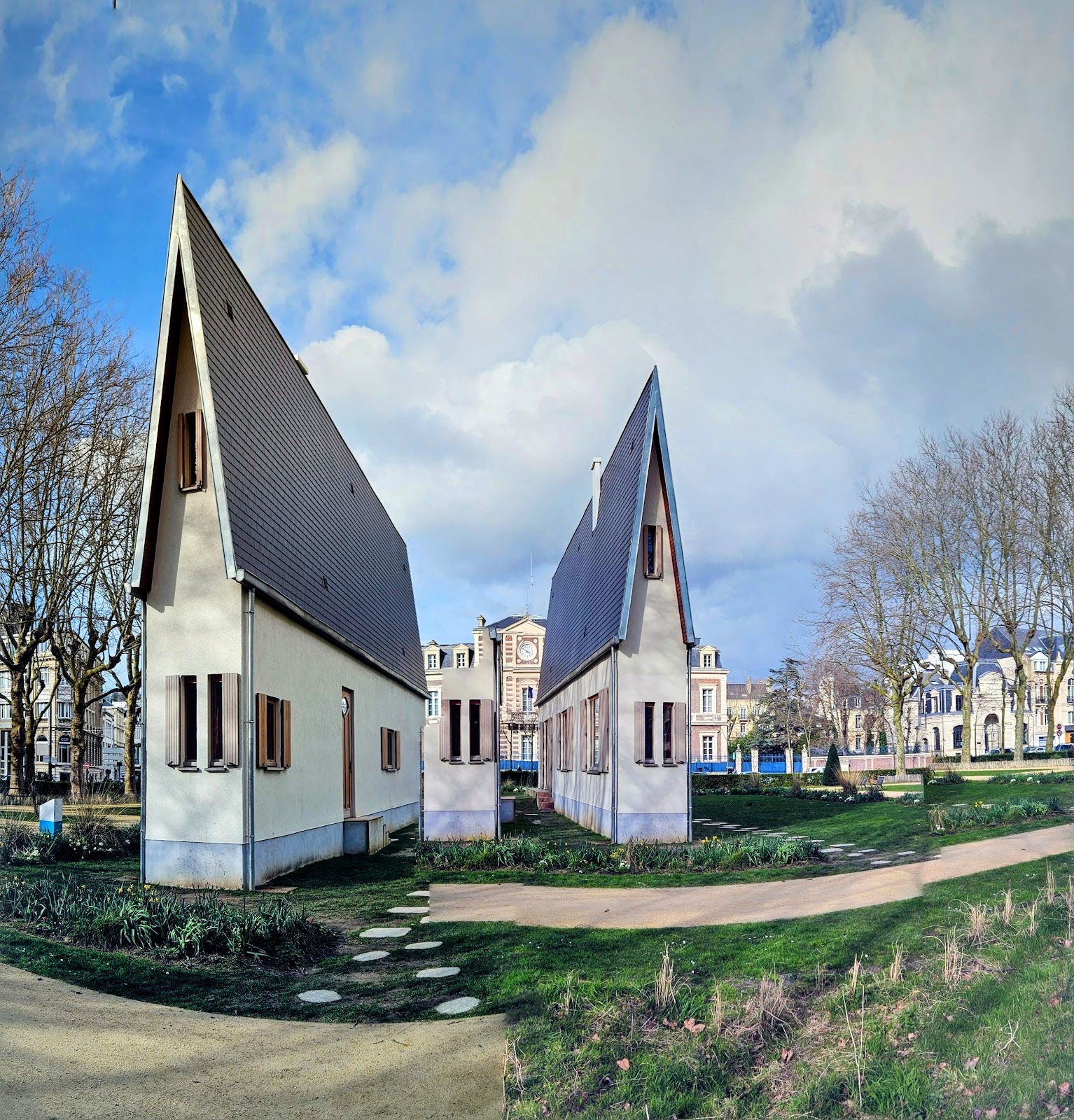 Photo 2 de Narrow House