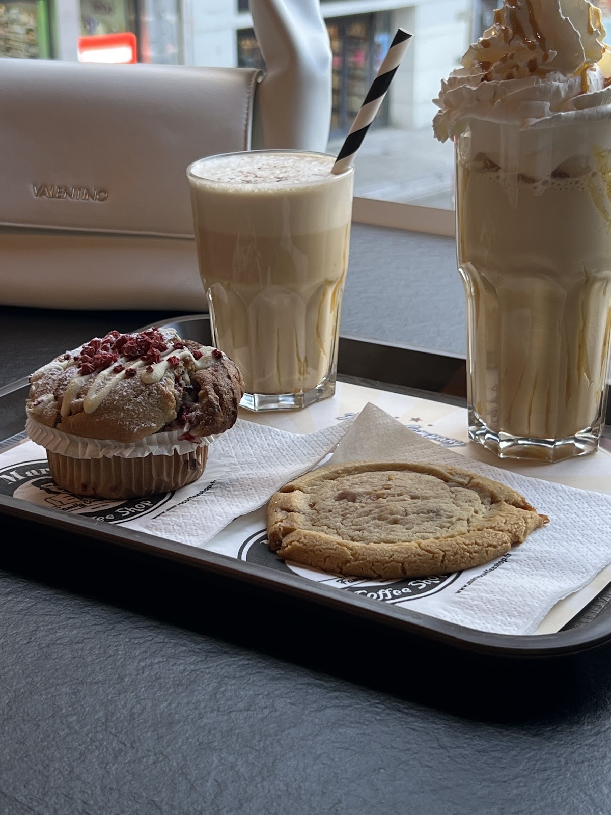 Photo 4 de Mary's Coffee Shop Peuple