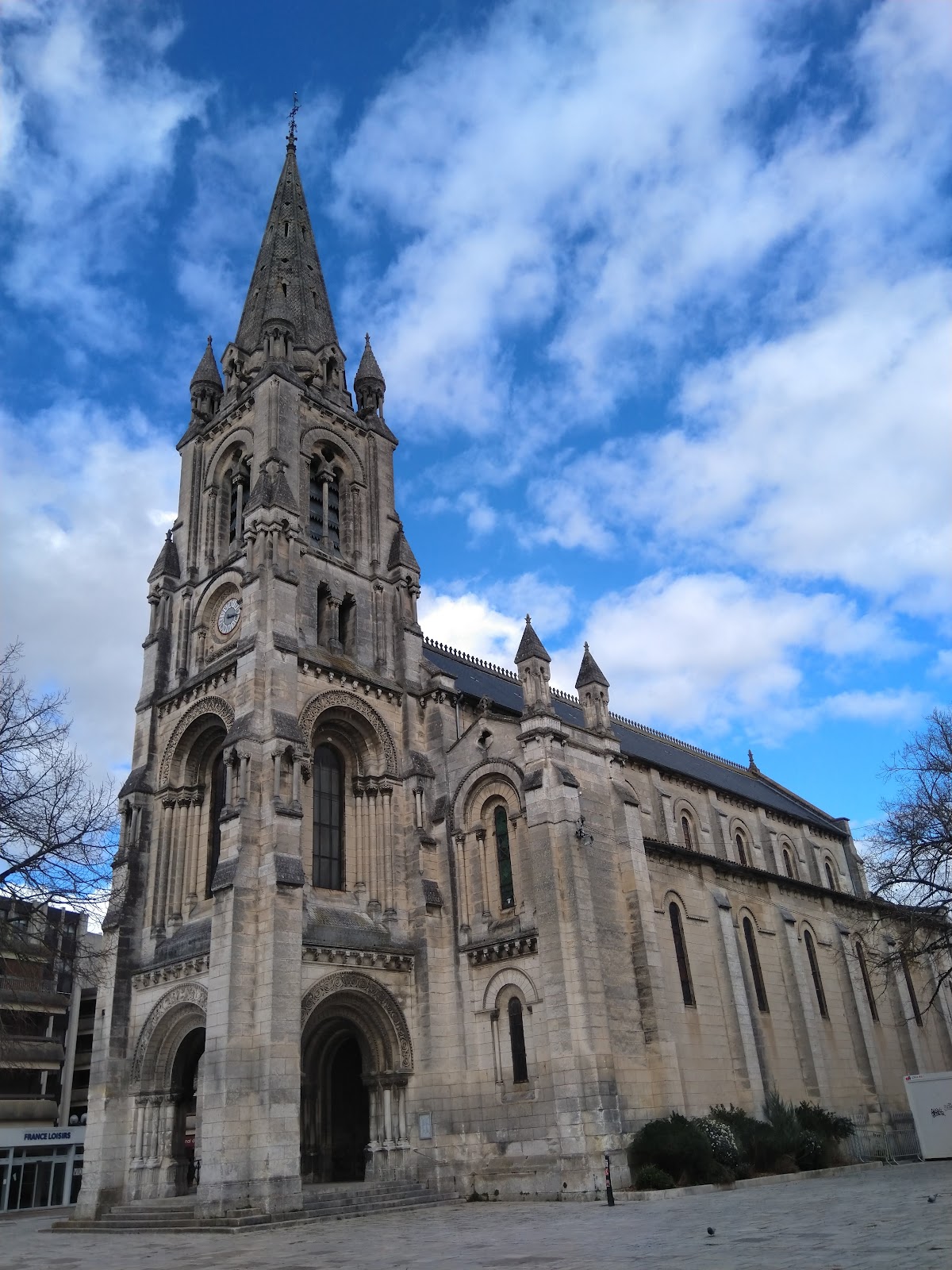 Église catholique Saint-Martial à Angoulême