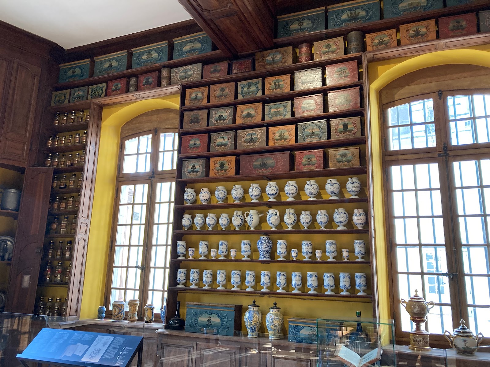 Apothicairerie de l'Hôtel-Dieu-le-Comte