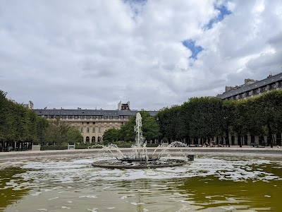 Photo 4 de Colonnes de Buren/Les Deux Plateaux