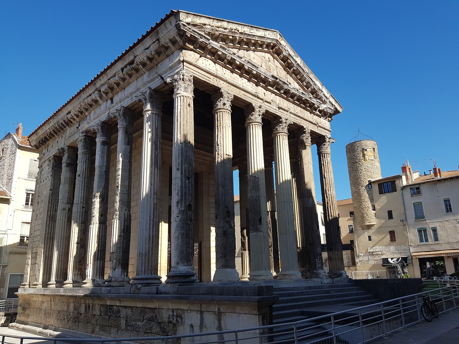 Temple romain d'Auguste et de Livie