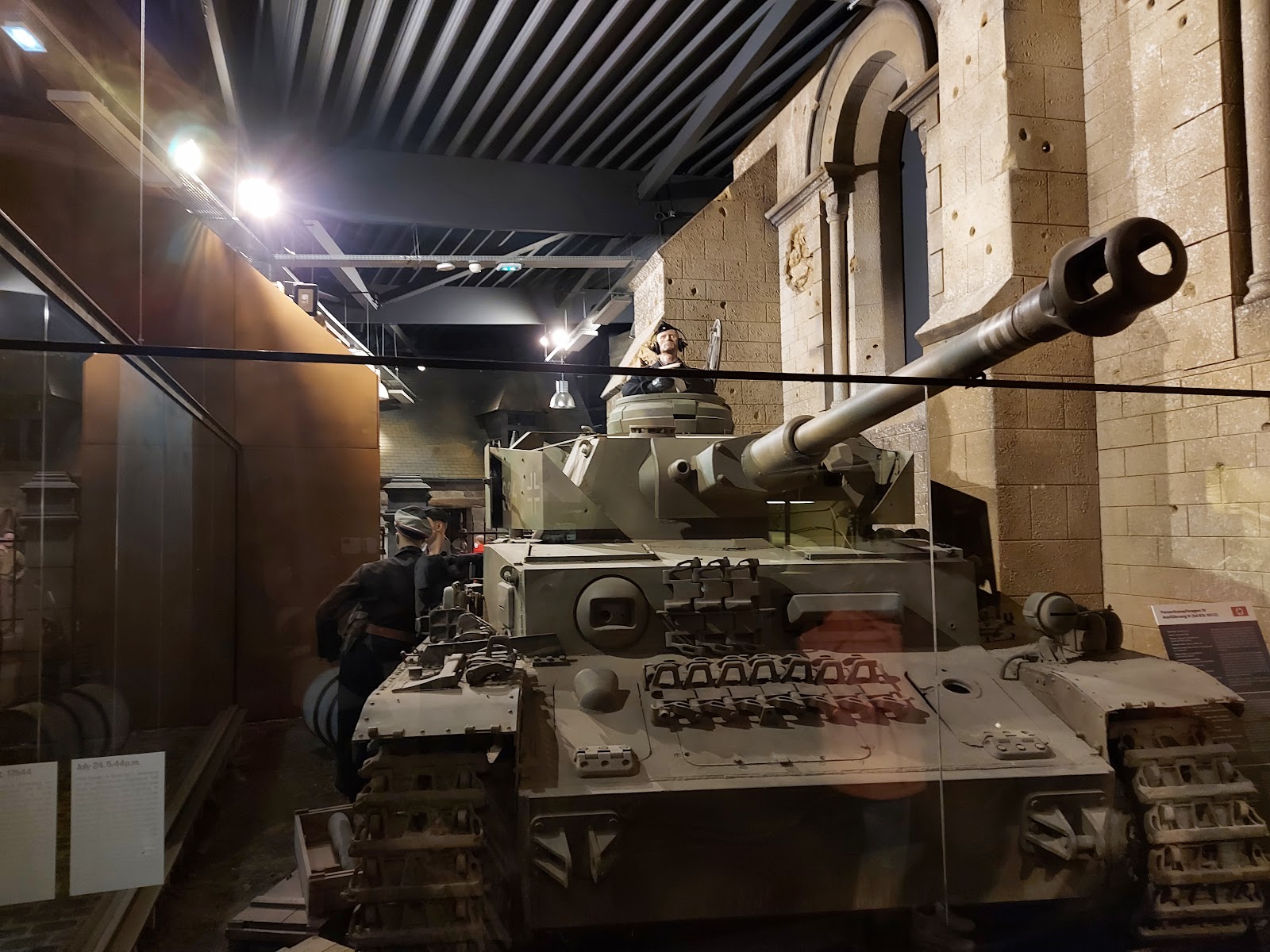 Photo 2 de Overlord Museum