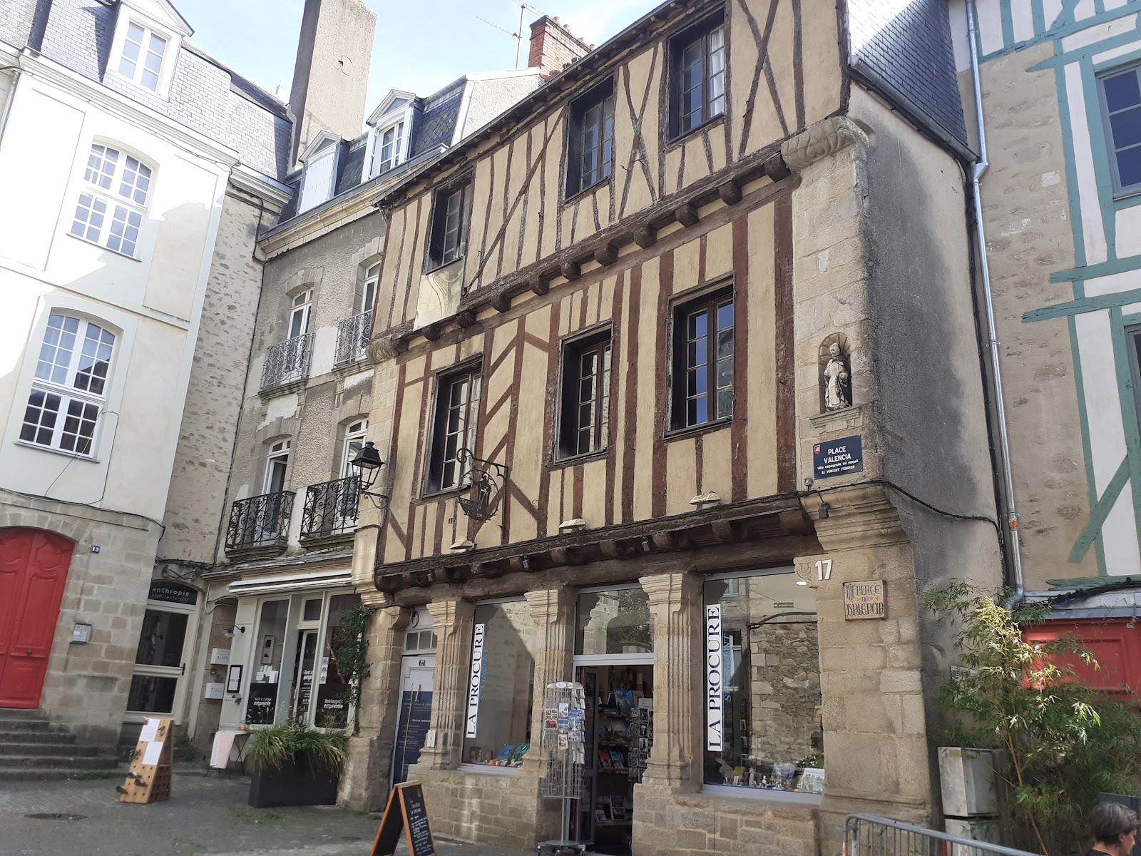 Photo 2 de Vannes et sa Femme