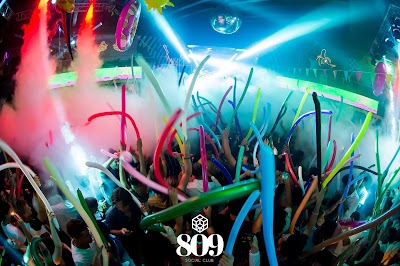 Photo 2 de 809 Social Club