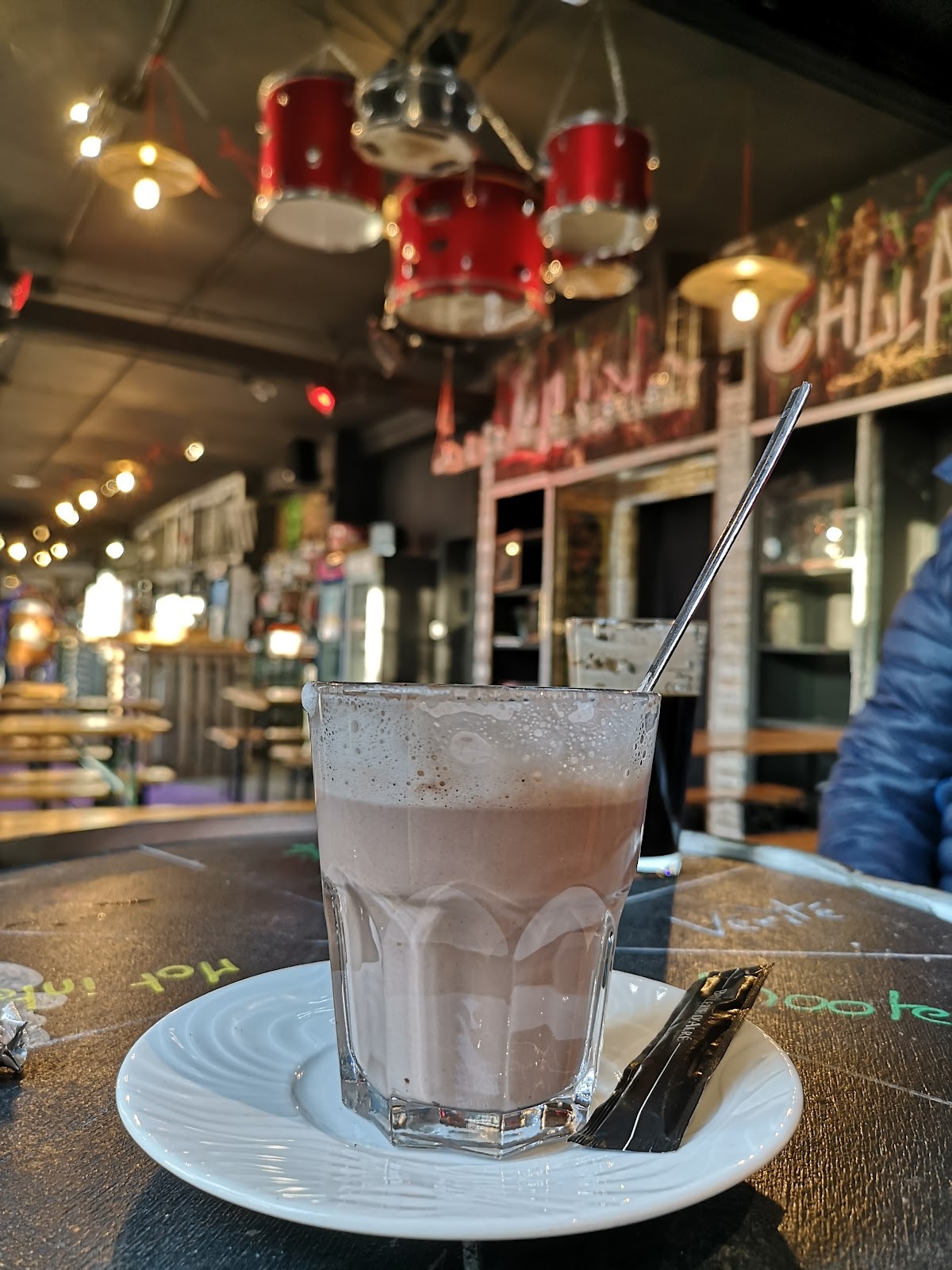 Photo 2 de B.R.E.F Rive Gauche - Bar Ruche Artistique Éphémère