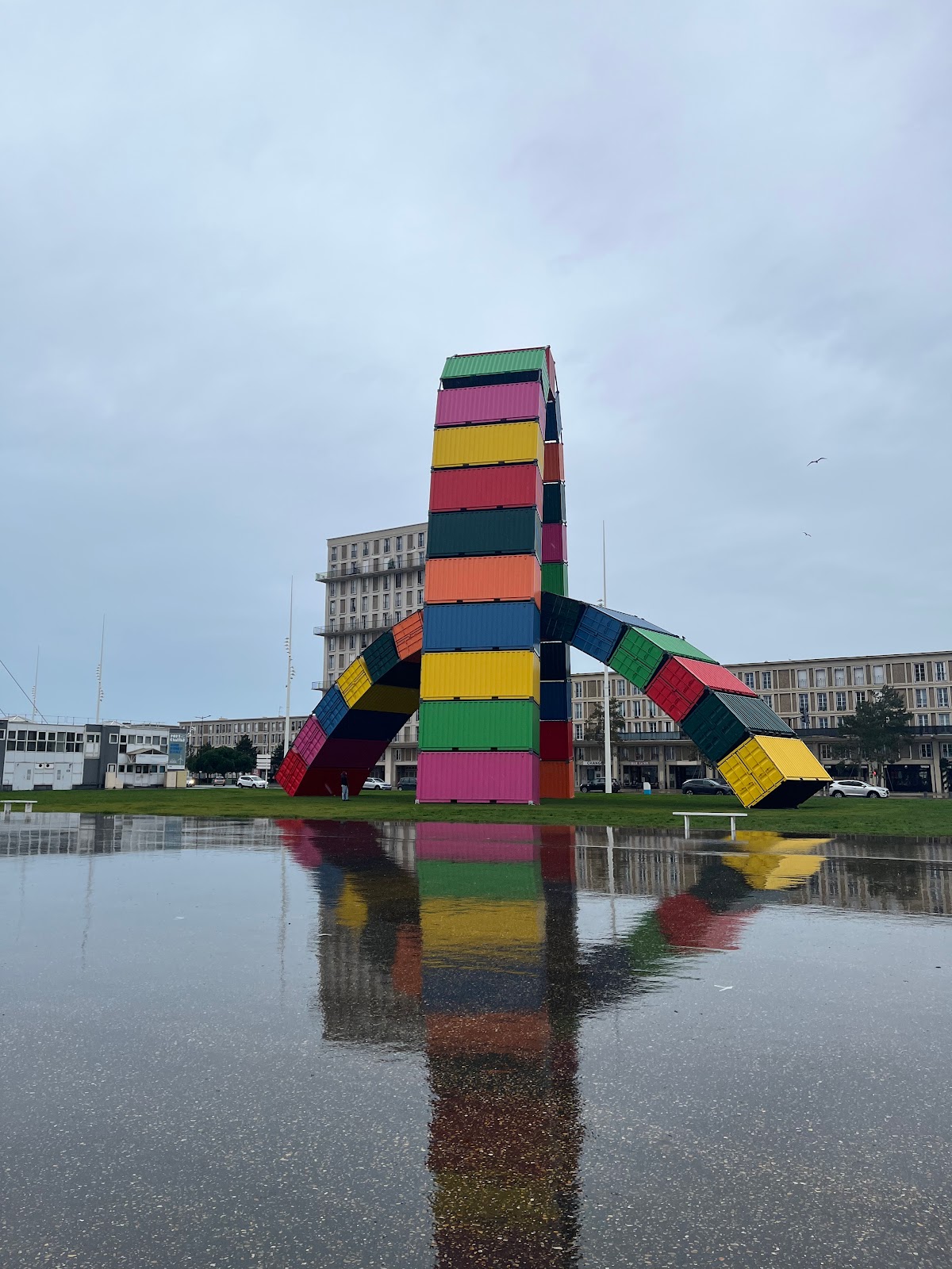 Photo 3 de Catène de Conteneurs, Œuvre de Vincent Ganivet