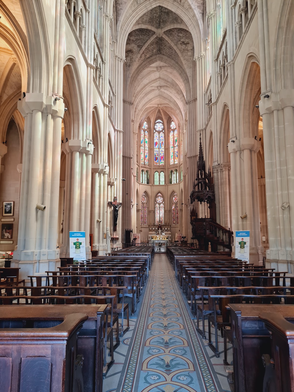 Photo 2 de Église Saint-Vincent de Paul