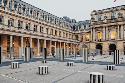 Photo 1 de Colonnes de Buren/Les Deux Plateaux