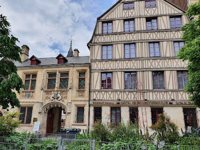 Photo 5 de Place de la Pucelle
