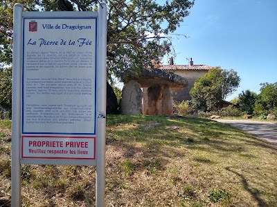 Photo 3 de Dolmen de la Pierre de la Fée